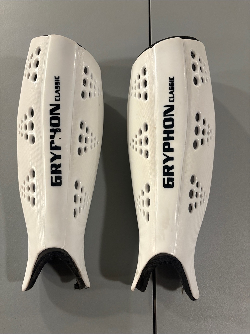 Gryphon White Field Hockey Shin Guards with Black Logo Medium